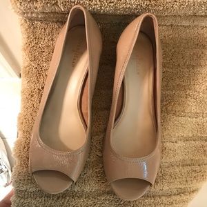 💕Cole Haan Women’s Nude patent wedge,